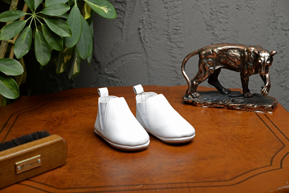 
                  
                    Load image into Gallery viewer, FOOT FEDERATION BABIES&amp;#39; LEATHER SHOE WHITE
                  
                