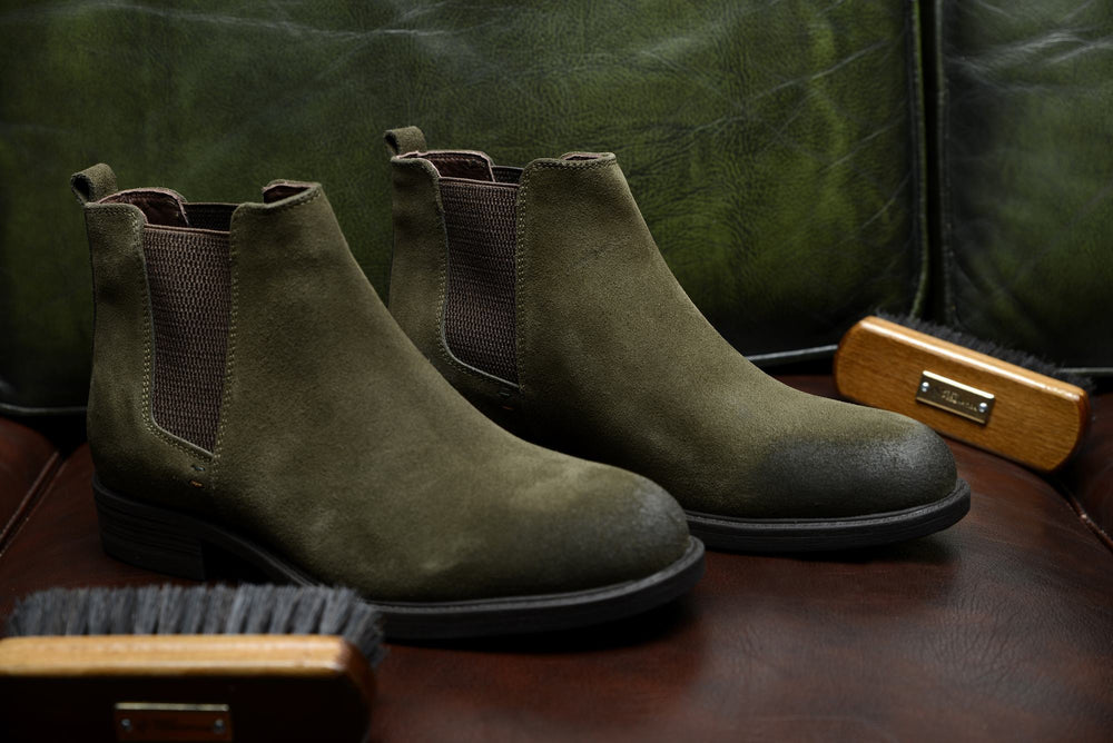 
                  
                    Load image into Gallery viewer, FOOT FEDERATION CHELSEA MENS BOOT SUEDE ARMY GREEN
                  
                