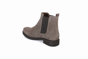 
                  
                    Load image into Gallery viewer, FOOT FEDERATION CHELSEA WOMEN&amp;#39;S BOOT SUEDE MINK GRAY
                  
                