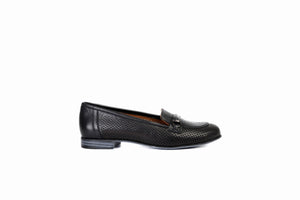 
                  
                    Load image into Gallery viewer, FOOT FEDERATION OPENWORK HORSEBIT LOAFER WOMEN&amp;#39;S SHOE BLACK
                  
                