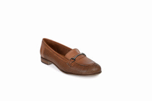 
                  
                    Load image into Gallery viewer, FOOT FEDERATION OPENWORK HORSEBIT LOAFER WOMEN&amp;#39;S SHOE TOBACCO
                  
                