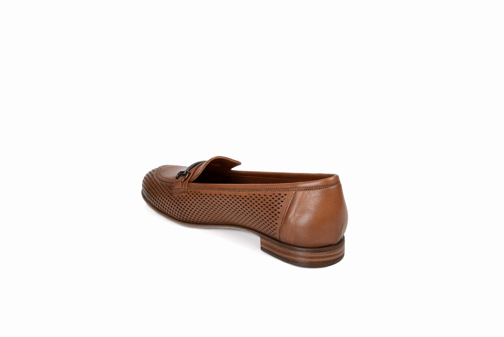 
                  
                    Load image into Gallery viewer, FOOT FEDERATION OPENWORK HORSEBIT LOAFER WOMEN&amp;#39;S SHOE TOBACCO
                  
                