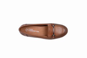 
                  
                    Load image into Gallery viewer, FOOT FEDERATION OPENWORK HORSEBIT LOAFER WOMEN&amp;#39;S SHOE TOBACCO
                  
                