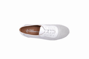 
                  
                    Load image into Gallery viewer, FOOT FEDERATION OPENWORK OXFORD WOMEN&amp;#39;S SHOE WHITE
                  
                