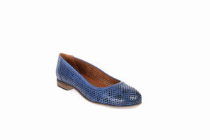 
                  
                    Load image into Gallery viewer, FOOT FEDERATION OPENWORK FLAT WOMEN&amp;#39;S SHOE BLUE
                  
                