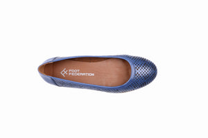 
                  
                    Load image into Gallery viewer, FOOT FEDERATION OPENWORK FLAT WOMEN&amp;#39;S SHOE BLUE
                  
                