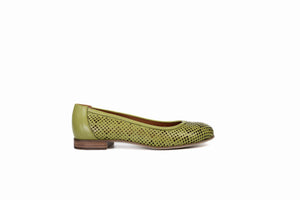 
                  
                    Load image into Gallery viewer, FOOT FEDERATION OPENWORK FLAT WOMEN&amp;#39;S SHOE LIME GREEN
                  
                