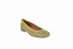 
                  
                    Load image into Gallery viewer, FOOT FEDERATION OPENWORK FLAT WOMEN&amp;#39;S SHOE LIME GREEN
                  
                