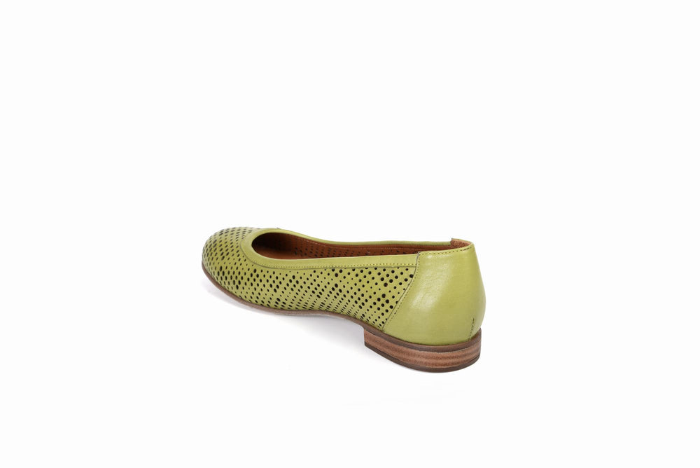 
                  
                    Load image into Gallery viewer, FOOT FEDERATION OPENWORK FLAT WOMEN&amp;#39;S SHOE LIME GREEN
                  
                