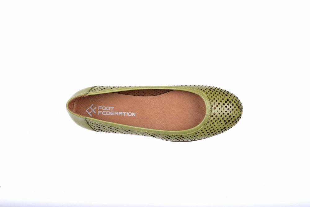 
                  
                    Load image into Gallery viewer, FOOT FEDERATION OPENWORK FLAT WOMEN&amp;#39;S SHOE LIME GREEN
                  
                