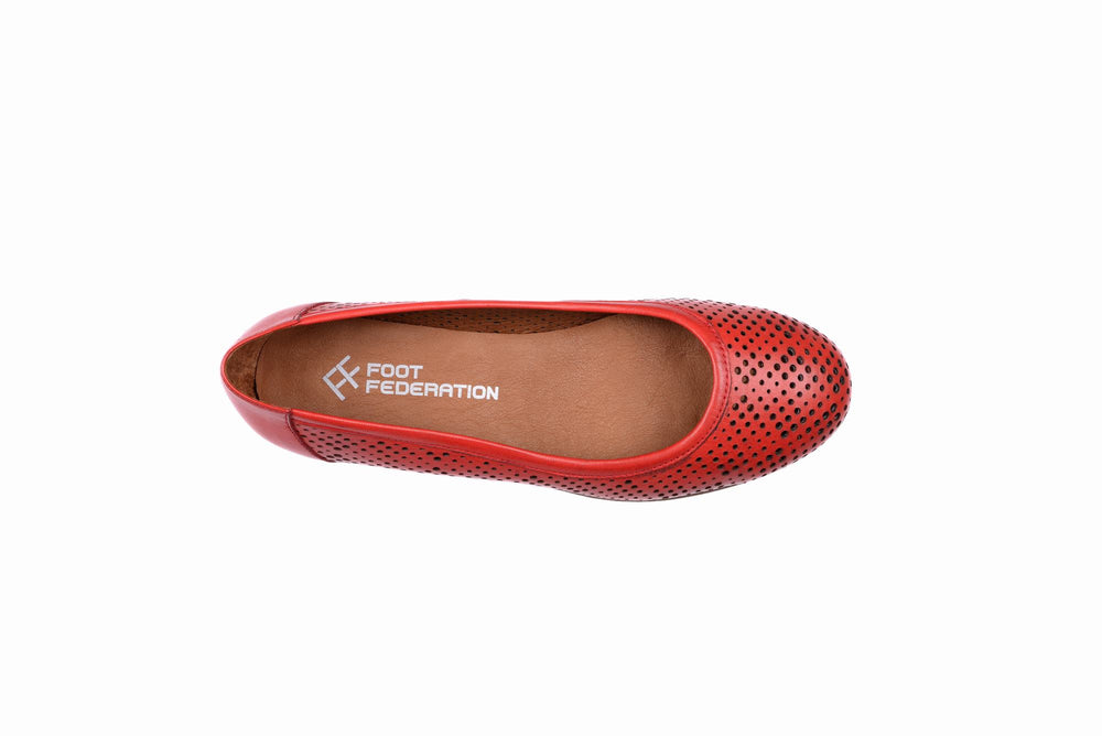 
                  
                    Load image into Gallery viewer, FOOT FEDERATION OPENWORK FLAT WOMEN&amp;#39;S SHOE RED
                  
                