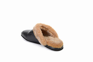 
                  
                    Laden Sie das Bild in den Galerie-Viewer, FOOT FEDERATION NATURAL FUR LINED MOC-TOE MEN&amp;#39;S LEATHER SLIPPER BROWN
                  
                