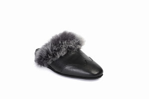 
                  
                    Laden Sie das Bild in den Galerie-Viewer, FOOT FEDERATION NATURAL FUR LINED WINGTIP MEN&amp;#39;S LEATHER SLIPPER BLACK
                  
                