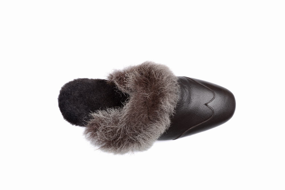 
                  
                    Laden Sie das Bild in den Galerie-Viewer, FOOT FEDERATION NATURAL FUR LINED WINGTIP MEN&amp;#39;S LEATHER SLIPPER BROWN
                  
                