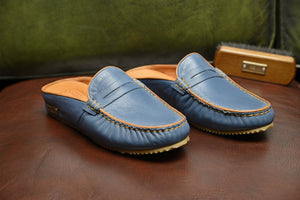 
                  
                    Laden Sie das Bild in den Galerie-Viewer, FOOT FEDERATION MOC-TOE MEN&amp;#39;S LEATHER SLIPPER BLUE
                  
                