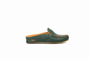 
                  
                    Load image into Gallery viewer, FOOT FEDERATION MOC-TOE WOMEN&amp;#39;S LEATHER SLIPPER GREEN
                  
                