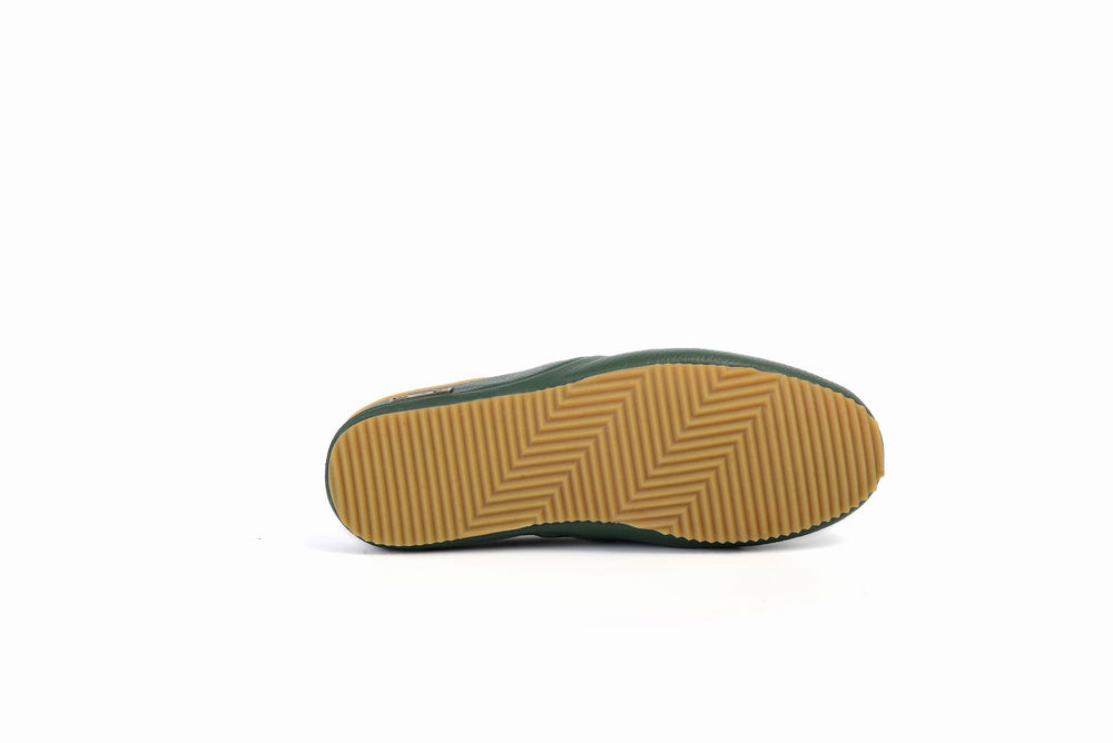 
                  
                    Load image into Gallery viewer, FOOT FEDERATION MOC-TOE WOMEN&amp;#39;S LEATHER SLIPPER GREEN
                  
                