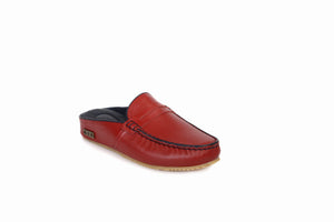 
                  
                    Load image into Gallery viewer, FOOT FEDERATION MOC-TOE WOMEN&amp;#39;S LEATHER SLIPPER RED
                  
                