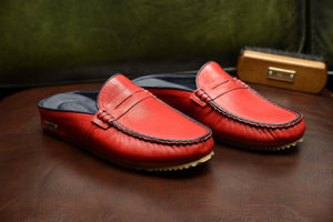 
                  
                    Laden Sie das Bild in den Galerie-Viewer, FOOT FEDERATION MOC-TOE MEN&amp;#39;S LEATHER SLIPPER RED
                  
                