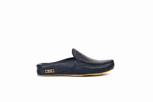 
                  
                    Laden Sie das Bild in den Galerie-Viewer, FOOT FEDERATION MARINE MOC-TOE MEN&amp;#39;S LEATHER SLIPPER NAVY BLUE
                  
                