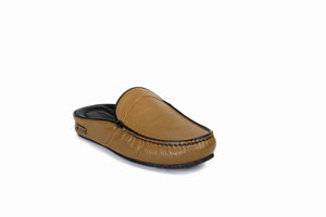 
                  
                    Load image into Gallery viewer, FOOT FEDERATION MOC-TOE WOMEN&amp;#39;S LEATHER SLIPPER WALNUT
                  
                