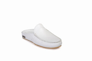 
                  
                    Load image into Gallery viewer, FOOT FEDERATION MOC-TOE WOMEN&amp;#39;S LEATHER SLIPPER WHITE
                  
                