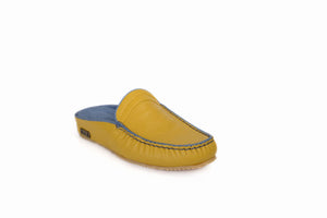 
                  
                    Load image into Gallery viewer, FOOT FEDERATION MOC-TOE WOMEN&amp;#39;S LEATHER SLIPPER YELLOW
                  
                