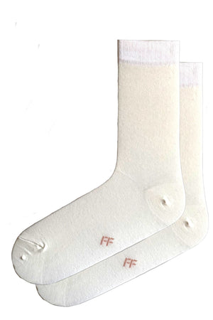 
                  
                    Laden Sie das Bild in den Galerie-Viewer, FOOT FEDERATION 240 STITCH MID-CALF COTTON MEN&amp;#39;S DRESS SOCK LIGHT IVORY
                  
                