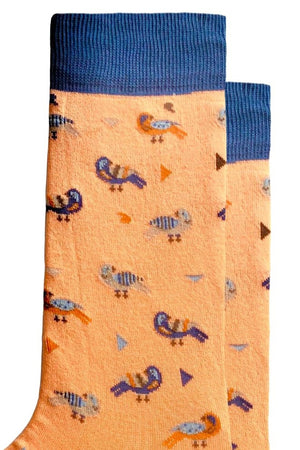 
                  
                    Laden Sie das Bild in den Galerie-Viewer, FOOT FEDERATION BIRDS 200 STITCH MID-CALF COTTON MEN&amp;#39;S DRESS SOCK PEACH ORANGE
                  
                