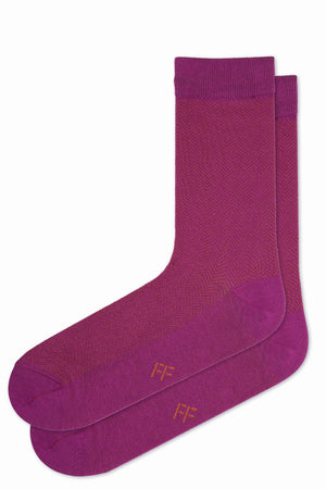 
                  
                    Laden Sie das Bild in den Galerie-Viewer, FOOT FEDERATION HERRINGBONE 200 STITCH MID-CALF COTTON MEN&amp;#39;S DRESS SOCK MAGENTA
                  
                