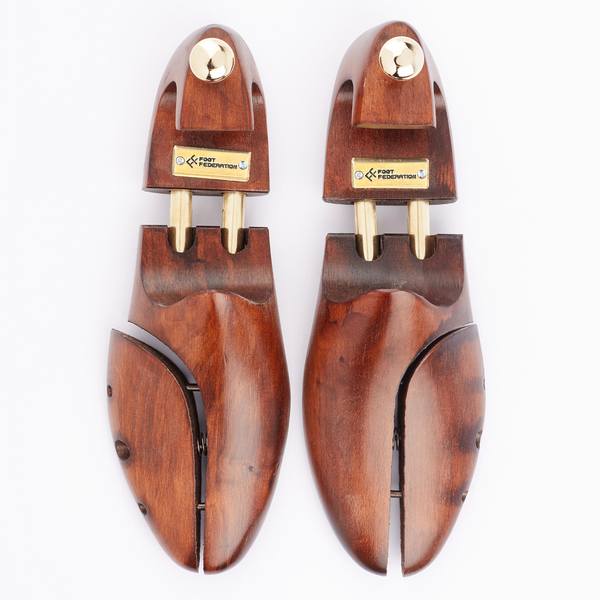 FOOT FEDERATION BROWN COLOR MEN S WOODEN SHOE TREE WITH TWIN TUBES Foot Federation