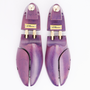 
                  
                    Laden Sie das Bild in den Galerie-Viewer, FOOT FEDERATION PURPLE COLOR MEN&amp;#39;S WOODEN SHOE TREE WITH TWIN TUBES
                  
                