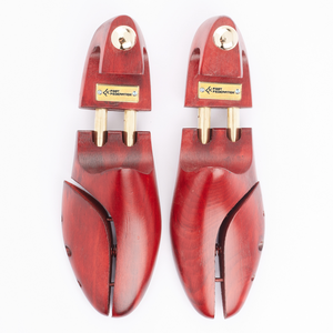 
                  
                    Laden Sie das Bild in den Galerie-Viewer, FOOT FEDERATION RED COLOR MEN&amp;#39;S WOODEN SHOE TREE WITH TWIN TUBES
                  
                